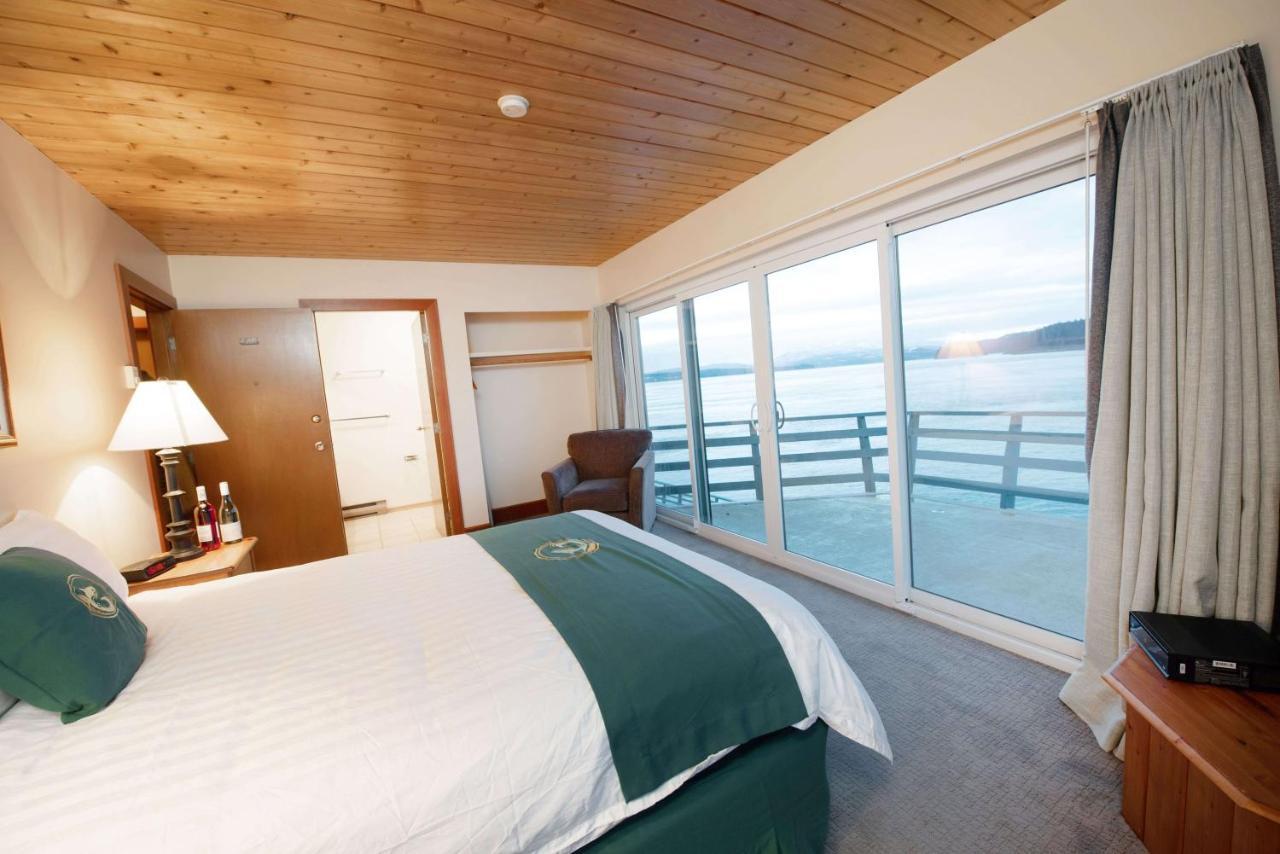April Point Resort Quathiaski Cove Room photo